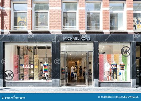 outlet store mit nike adidas armani michael kors nähe amsterdam|Outlet.